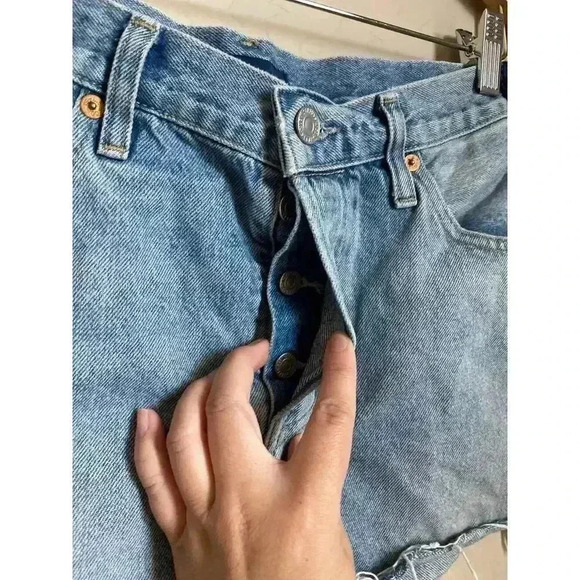 Levi's 501 Original Shorts Side Stripe Size 28 - Picture 3 of 13